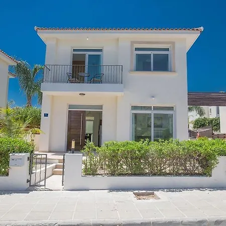 Dafnis Chrysos - Modern 3 Bedroom With Pool - Close To Fig Tree Bay Villa *