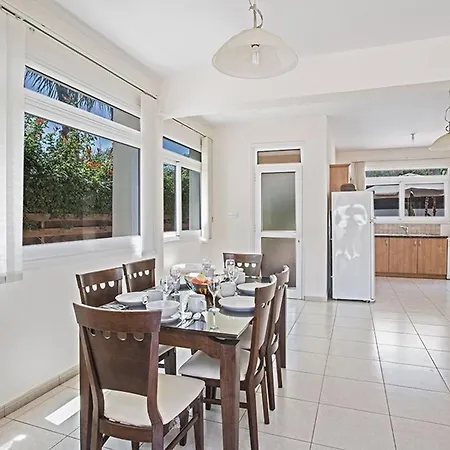 Dafnis Chrysos - Modern 3 Bedroom With Pool - Close To Fig Tree Bay Villa Protaras
