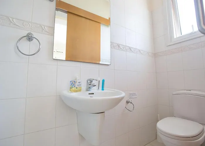 Dafnis Chrysos - Modern 3 Bedroom With Pool *