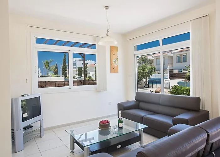 Dafnis Chrysos - Modern 3 Bedroom With Pool プロタラス